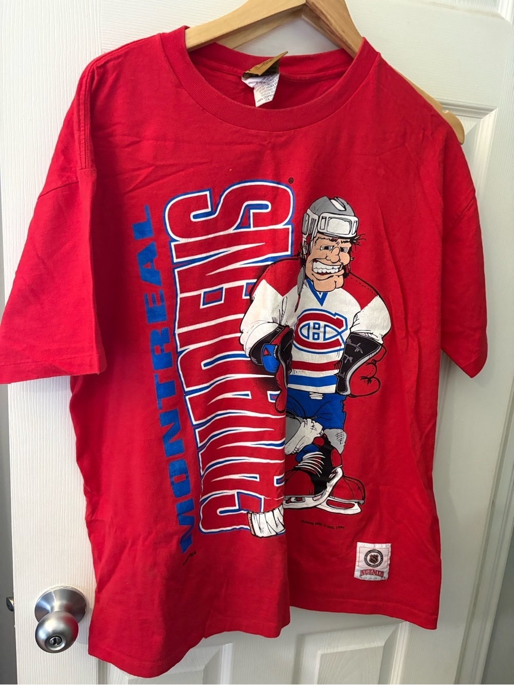Montreal Canadiens vintage1994 Nutmeg cartoon frontback graphic singlestitch LG